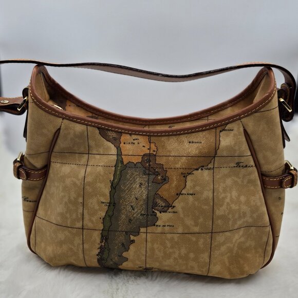 Geo Classic Shoulder Bag - Picture 3 of 12